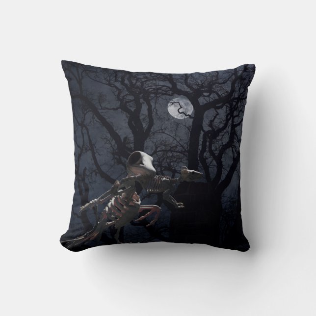 Raven and Rat Skeleton in Moonlight Kissen (Vorderseite)