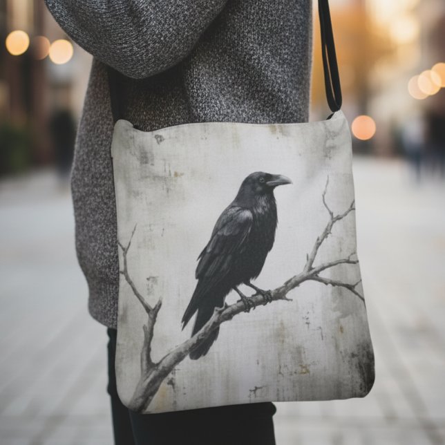 Raven on Branch Crossbody Bag - Gothic Art Tragetaschen Mit Langen Trägern (Gothic raven cross body bag
)