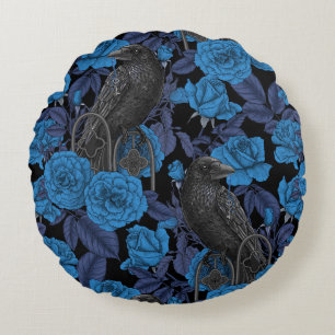 Ravens und blaue Rose Rundes Kissen