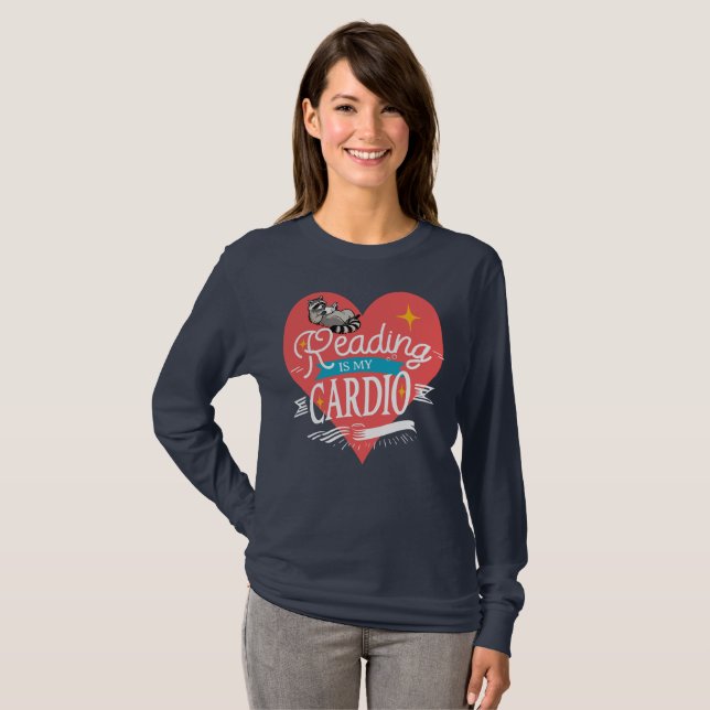 Reading is My Cardio Red Heart Raccoon T-Shirt (Vorne ganz)