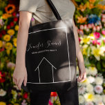 Real Anwesen Company Custom Moderne Realtor Black<br><div class="desc">Diese moderne Retro-Tasche ist der perfekte Weg, um Kunden zu vermarkten. Füllen Sie Ihre neuen Kunden-Zuhause Kaufen Informationen in diese schicke, individuelle Tasche und anpassen Sie mit Ihrem Namen und echtes Anwesen Unternehmen. Diese minimalistisch-schwarzen Taschen sind mit einer weißen Linie versehen, die von einem Haus zeichne. Werben Sie Ihre Immobilie...</div>