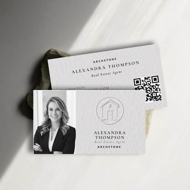 Real Anwesen Imitate mit Schwarz-weißem Foto Visitenkarte (real estate professional business card photo qr code black white modern elegant faux embossed luxury)