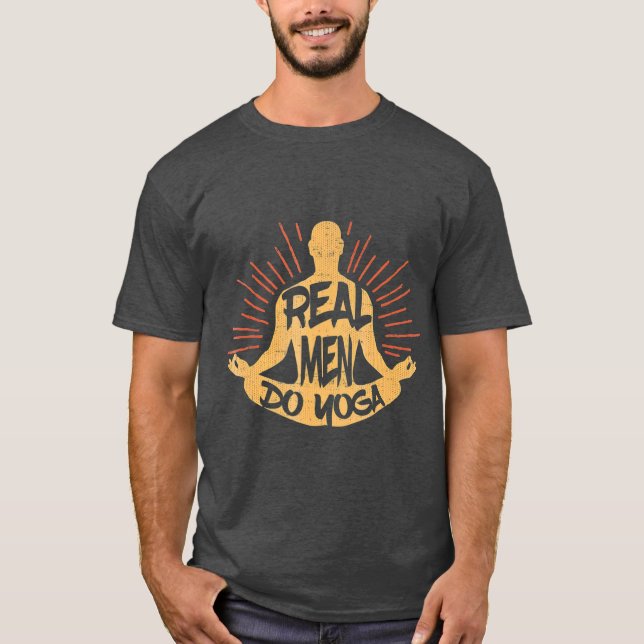 Real Men Do Yoga  Man Yoga Pose T-Shirt (Vorderseite)