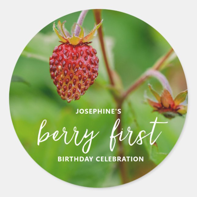 Real Red Strawberry Photo Berry First Birthday Runder Aufkleber (Vorderseite)