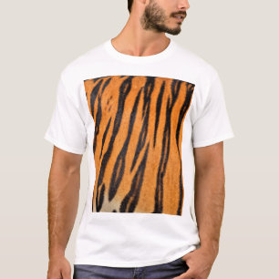 Realistische Tigerhautstruktur. T-Shirt