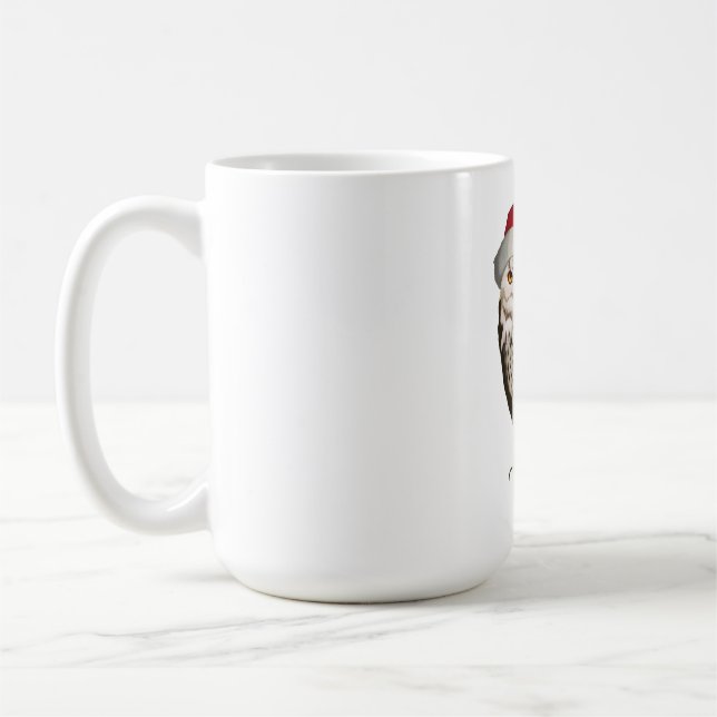 Realistischer Weihnachtskauz mit Mütze und Festiva Kaffeetasse (Links)