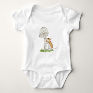 Realistisches zeichn einer lustigen Feldmaus und M Baby Strampler