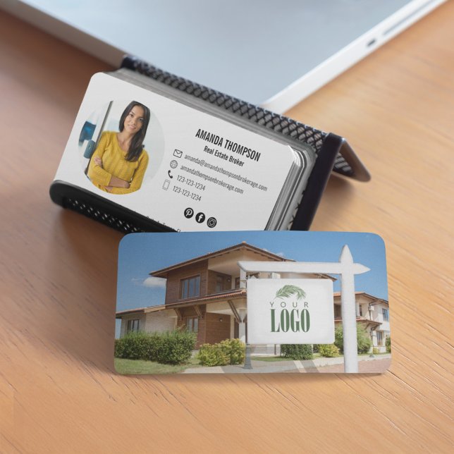 Realtor Add your logo Custom Foto Visitenkarte (Business real estate agent business cards. )