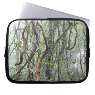 Rebe und Niederlassungen verdreht im Regenwald Laptopschutzhülle