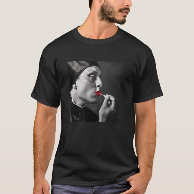 rebellischer Priester mit Lippenstift, rebellische T-Shirt (Vorderseite)