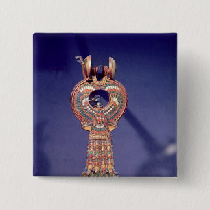 Rechter Ohrring von den Ohrringen eines Paares mit Button