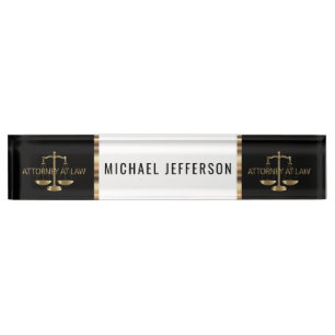 Rechtsanwalt am Gesetz - schwarz, am Weiß und an Namensplakette
