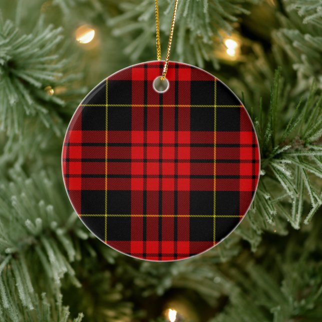 Red and Black Clan MacQueen Tartan Keramik Ornament (Baum)