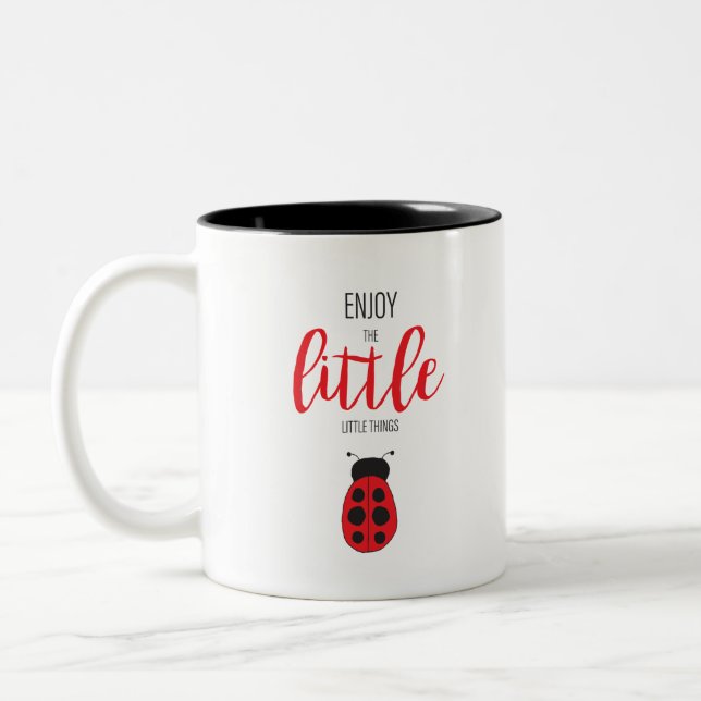 Red and Black Hand Drawn Baby Ladybug Niedlich Bug Zweifarbige Tasse (Links)