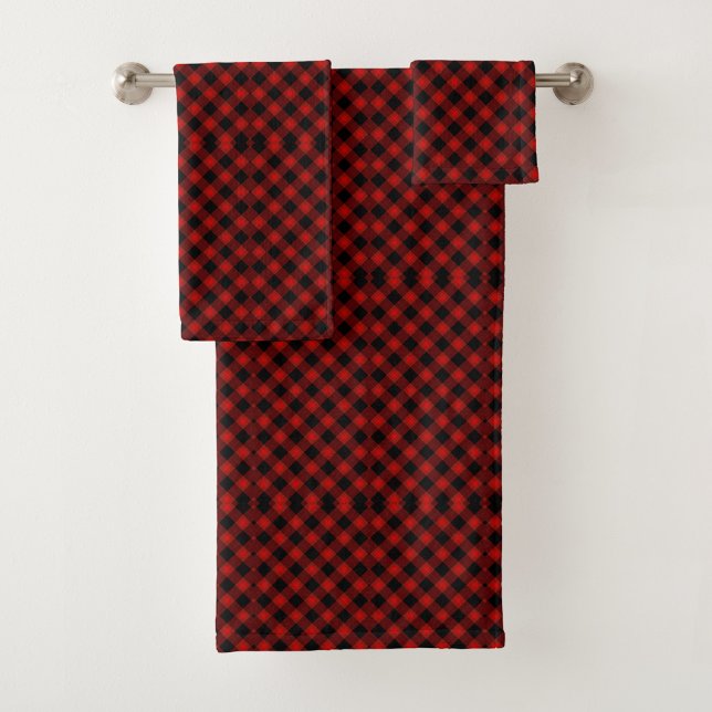Red and black plaid towels hang on a silver towel badhandtuch set (Von Creator hochgeladen)