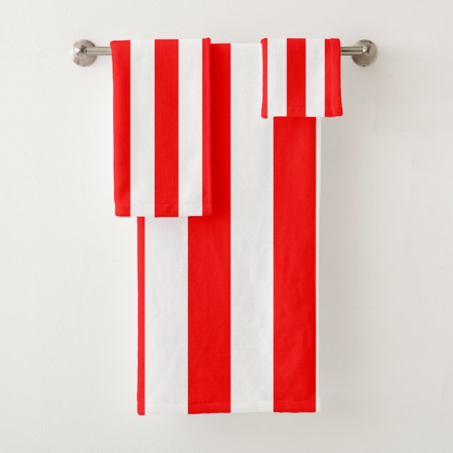 Red and White Cabana Stripes  Badhandtuch Set (Insitu)