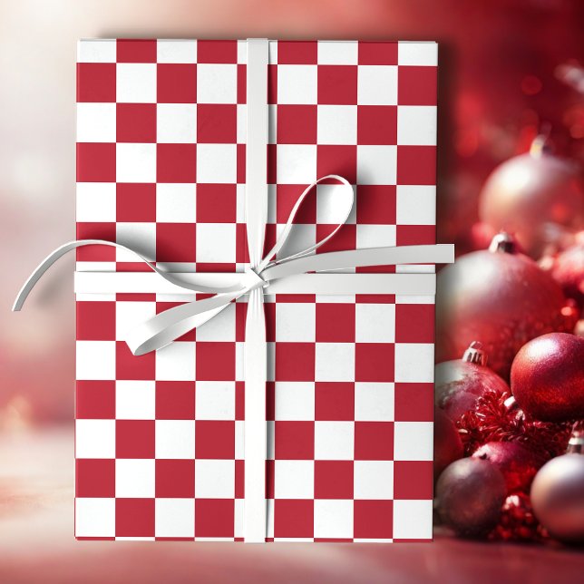 Red and White Retro Check Holiday Geschenkpapier (Von Creator hochgeladen)
