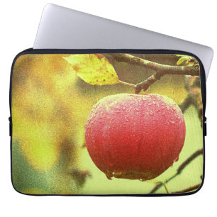"Red Apple" Niedliches Foto. Jetzt kaufen Laptopschutzhülle