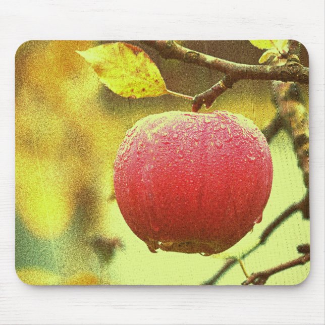 "Red Apple" Niedliches Foto. Jetzt kaufen Mousepad (Vorne)