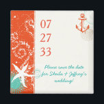 Red Aqua White Nautical Wedding rettet das Datum Magnet<br><div class="desc">Adorable Seesterne und Strand Sand in weiß rote Segelbootanker geometrische Aqua-Kreise Elfenbeinhintergrund, entworfen auf maßgeschneiderten Hochzeitsmagneten. Personalisieren Sie die angesagten und bequemen Magnete für Ihre Hochzeitsfeier. Besonders toll für eine WHIMSICAL BEACH WEDD | MODERNE HOCHZEIT IN URLAUBSORT oder SOMMER NAUTISCHE WEDD! ((Sie finden die passenden Hochzeitsessentials & Favoriten in diesem...</div>