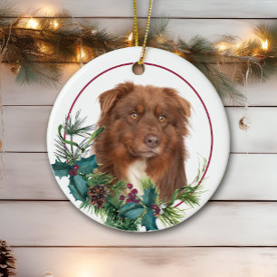 Red Australian Shepherd Dog Evergreen Berry Wreath Keramik Ornament