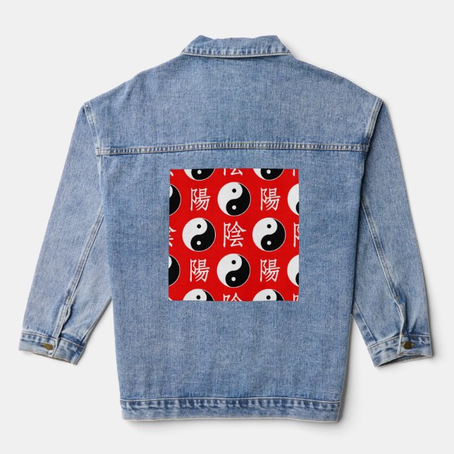 Red Background Chinesisches Yinyang-Muster Jeansjacke (Rückseite)