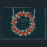 Red Berry Eukalyptus Christmas/Holiday Vielen Dank Große Geschenktüte<br><div class="desc">Elegant,  dunkelgrün,  Weihnachten/Feiertag 'Danke' Gefallen oder Geschenktasche. Mit einem Kranz von Hand bemalten roten Beeren und Eukalyptus. Der gesamte Text ist vollständig editierbar,  sodass Sie den Schriftart leicht ändern können. Verschiedene Taschen in verschiedenen Größen und Koordinatensets in meinem Geschäft verfügbar.</div>