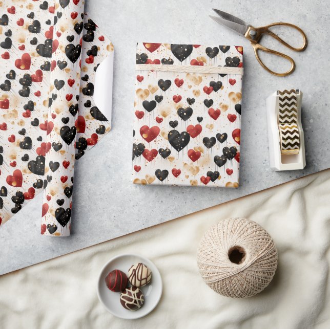 Red Black and Gold Heart Balloons Geschenkpapier (Kunsthandwerk)