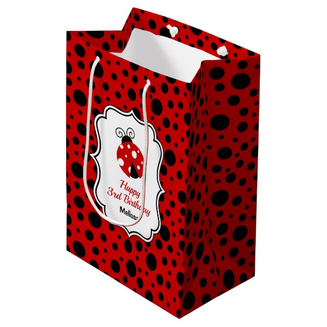 Red Black Ladybug Frame Polka Dots Kindergeburtsta Mittlere Geschenktüte (Vorderseite Schrägansicht)