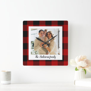 Red Buffalo Plaid & Personal Name And Photo Quadratische Wanduhr