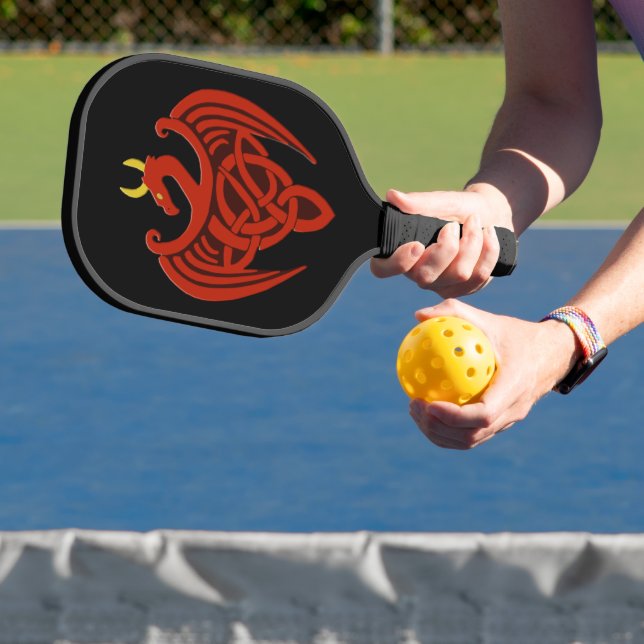 Red Celtic Dragon Pickleball Schläger (InSitu)
