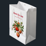 Red Christmas Baubles mit Holly Festivals Mittlere Geschenktüte<br><div class="desc">Geschenktasche mit einer Vintagen Style-Abbildung. 3 rote Weihnachtsbaumbläschen umgeben von grünen Heiligen und Beeren. Stilvolles Retro-Design.</div>