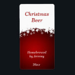 Red Christmas Beer Label<br><div class="desc">Dieses elegante Label ist perfekt für Ihre Flaschen hausgemachten Biers. Es ist mit einem weißen oberen und roten Boden ausgestattet. Weiße Schneeflocken fallen unten ins Rot. Der Text oben ist rot und der Text unten weiß. Ideal für Ihr Weihnachtsbier!</div>