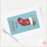 Red Christmas Strumpf auf Blau mit benutzerdefinie Rechteckiger Aufkleber<br><div class="desc">Desteis originelle Illustration eines festlichen Weihnachtsbanns,  der zwei Bonbons aus dem Weihnachtsfest hat. Die Hintergrundfarbe ist blau. Es gibt auch zwei personalisierbare Textbereiche.</div>