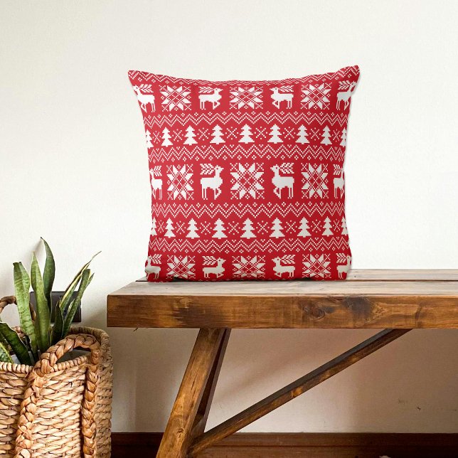 Red Christmas Sweater Reindeer Poinsettias Pattern Kissen (Von Creator hochgeladen)