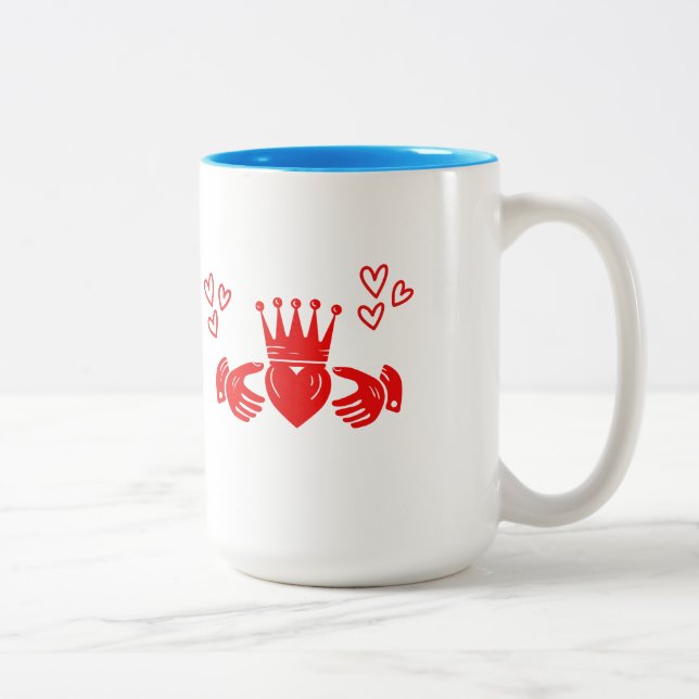 Red Claddagh Ring Coffee Mug Zweifarbige Tasse (Rechts)