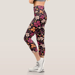 Red Clover Kleeblatt Pattern St Patrick`s Day Capri Leggings