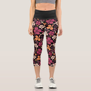 Red Clover Kleeblatt Pattern St Patrick`s Day Capri Leggings