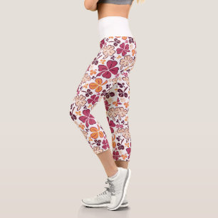 Red Clover Kleeblatt Pattern St Patrick`s Day Capri Leggings