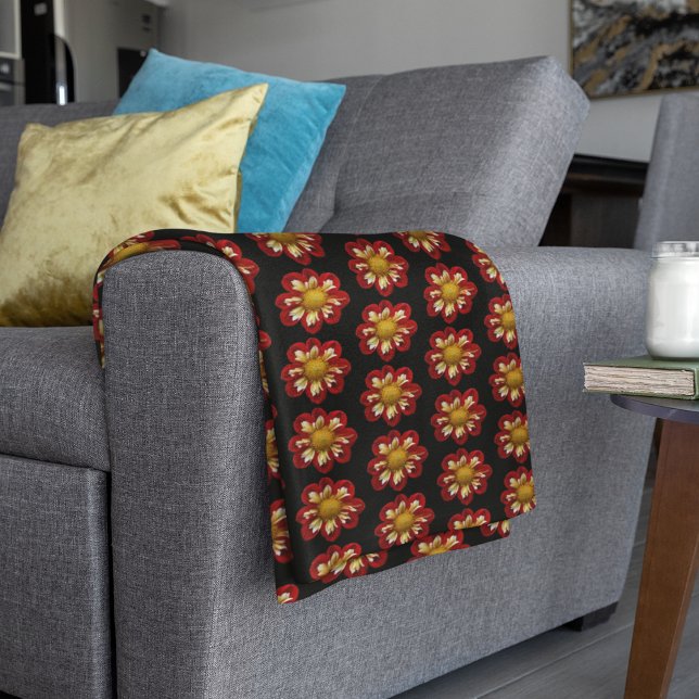 Red Collarette Dahlia Floral Pattern auf Schwarz Fleecedecke (In Situ Folded)