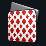 Red Diamonds on White Laptopschutzhülle<br><div class="desc">Ein gewagtes,  geometrisches Muster großer und kleiner roter Diamanten auf weißem Hintergrund. Das Weiße bildet ein Gitter,  das die Diamantformen trennt. Digitales 9000 x 6000 Pixel Bild. Copyright ©2013 Claire E. Skinner,  Alle Rechte vorbehalten.</div>