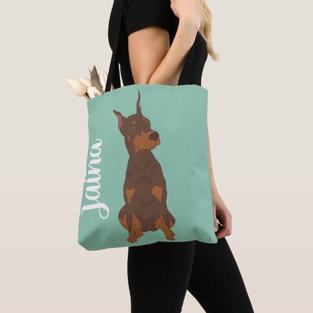 Red Doberman Pinscher (Von Nahem)