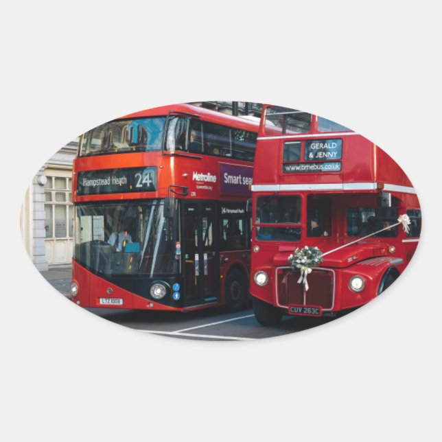 Red Double Decker Buses Ovaler Aufkleber (Vorderseite)