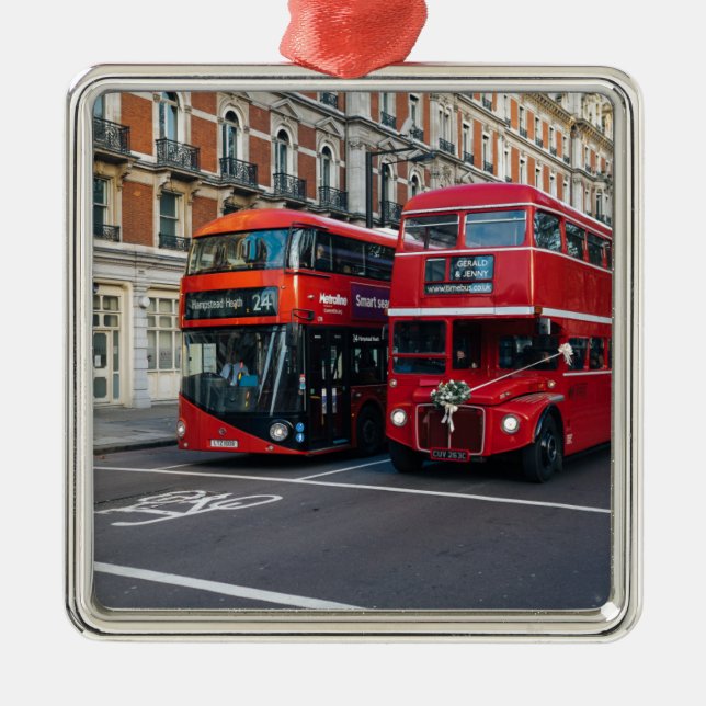 Red Double Decker Buses Silbernes Ornament (Vorne)