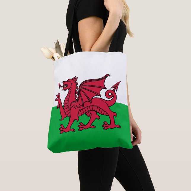 Red Dragon Celtic Flag Wales & Welsh (Von Nahem)