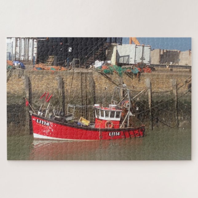 Red Fishing Boat in Whitstable Harbour residiert Puzzle (Horizontal)