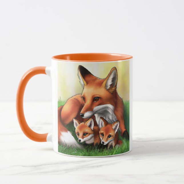 Red Fox Mutter und Kits im Gras Tasse (Links)