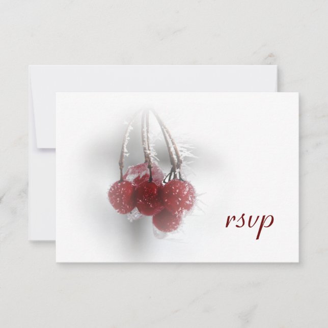 Red Frosty Berries Winter Wedding UAWG RSVP Karte (Vorderseite)