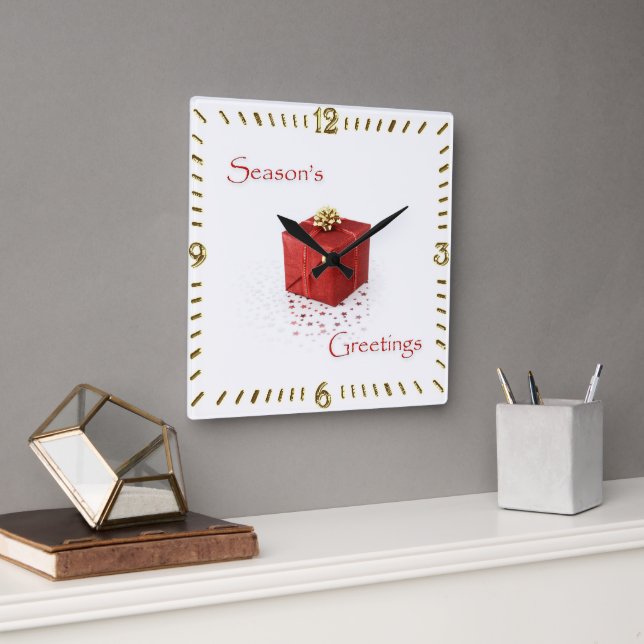 Red Gift Box Season's Greetings Clock Quadratische Wanduhr (Büro)
