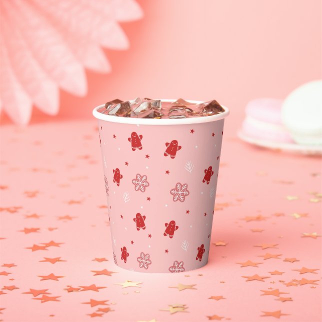 Red Gingerbread Man Snowflakes Weihnachtsmuster Pappbecher (Insitu)